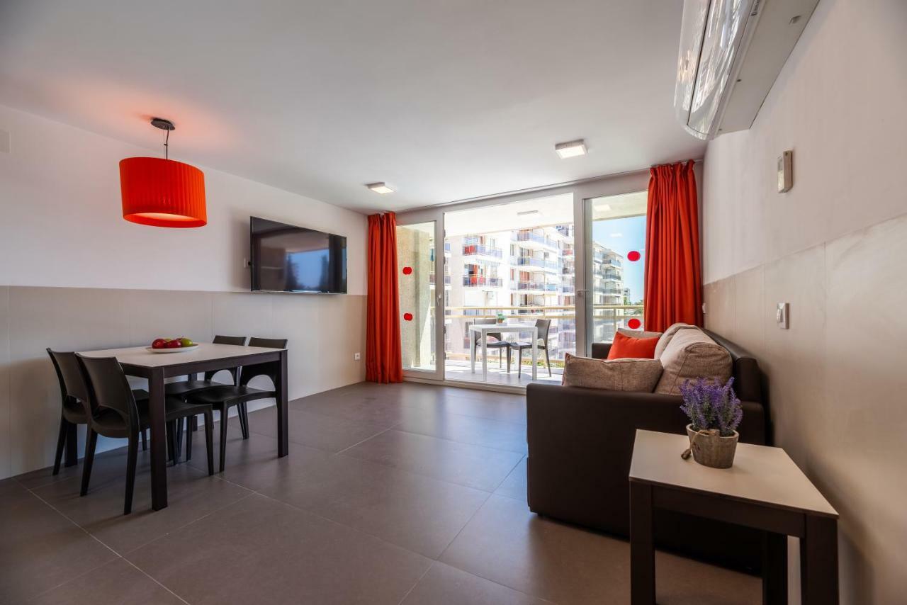 Rentalmar Navarra Family Suites Салоу Номер фото