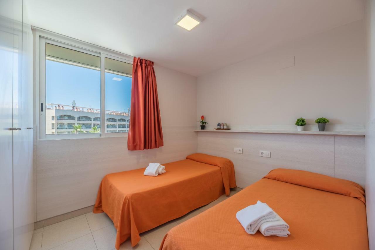 Rentalmar Navarra Family Suites Салоу Экстерьер фото